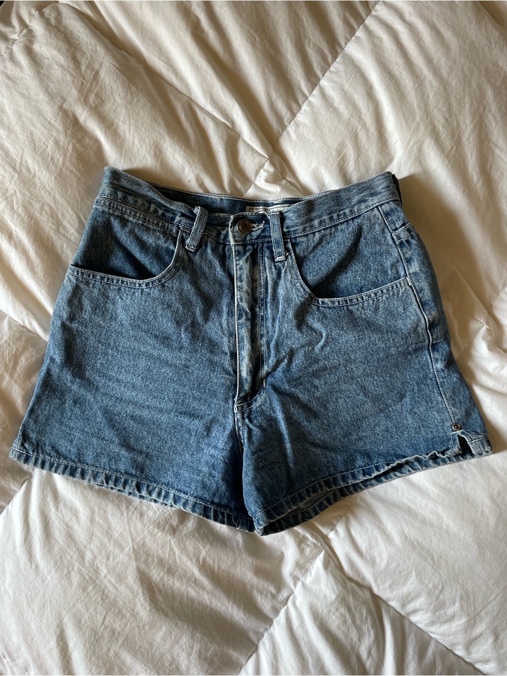 CHAZZ 100% Cotton Classic High-Rise Denim Shorts - Blue